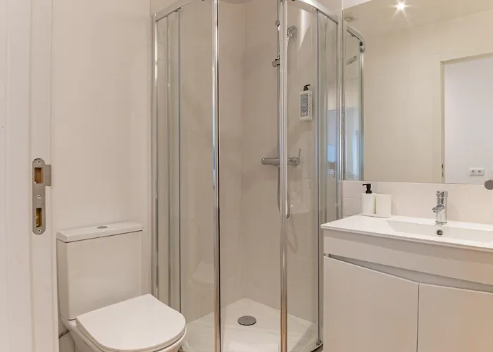 Campolide Charming & شقة *